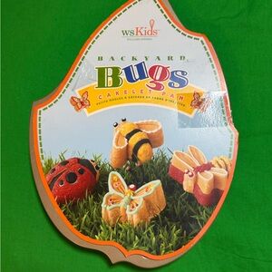 WS Kids Backyard Bugs Cakelet Pan